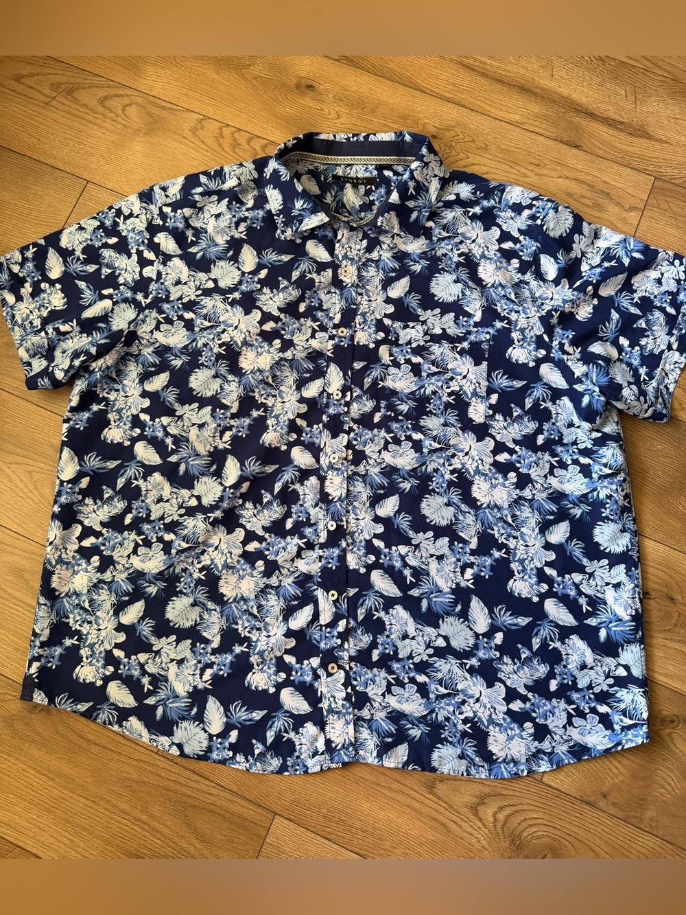 Men's Navy Blue Floral Short-Sleeve Button-Down Shirt